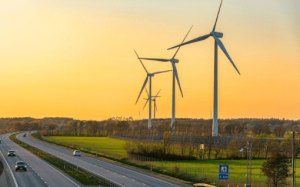 What are the benefits of renewable energy?